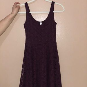 Loose fitting causal burgundy dress!